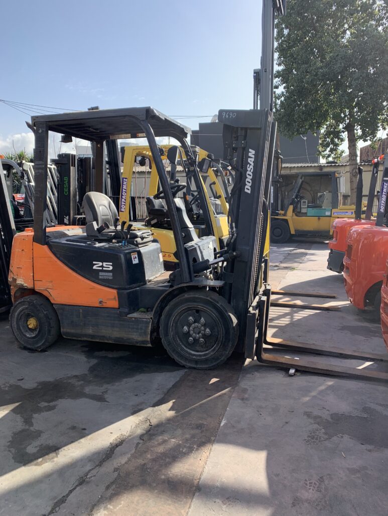Doosan D25S-5 (2012)