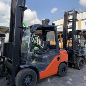 TOYOTA 02-8FDF30 (2015)